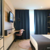 Hotel de L Univers